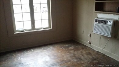 108 E 9th St N, Claremore, OK 74017 - photo 3