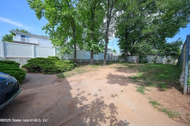 45 Ilyssa Way, Staten Island, NY 10312 - photo 3