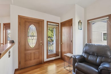 931 Clover Ln, de Forest, WI 53532 - photo 7