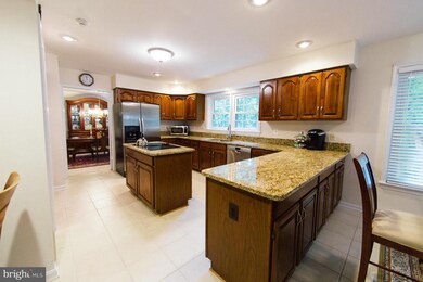 7808 Valleyfield Dr, Springfield, VA 22153 - photo 7