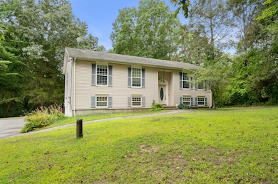 11 Lee Rd, Jewett City, CT 06351 - photo 2