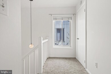 2222 Hunters Run Dr, Reston, VA 20191 - photo 5