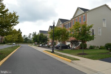25878 Commons Square, Chantilly, VA 20152 - photo 2