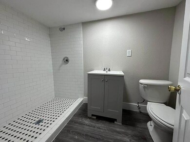 136 NE 9th St unit A, Grand Prairie, TX 75050 - photo 5