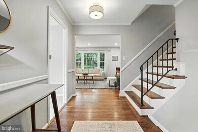 9307 Winbourne Rd, Burke, VA 22015 - photo 3