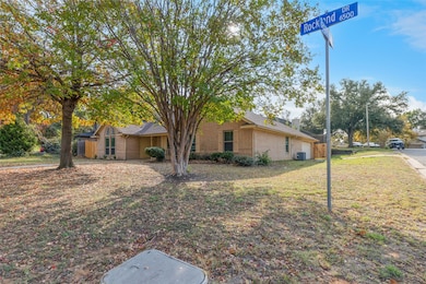 6402 Rockland Dr, Arlington, TX 76016 - photo 3