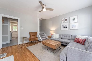 T 44 W Kossuth St00048