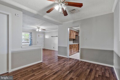 202 N Fir Ct, Sterling, VA 20164 - photo 6