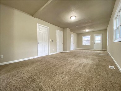 2724 E Grand Ave, Des Moines, IA 50317 - photo 7