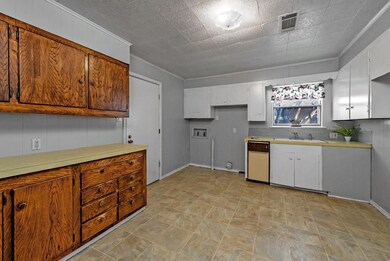 101 E Russell Ave, Bonham, TX 75418 - photo 5