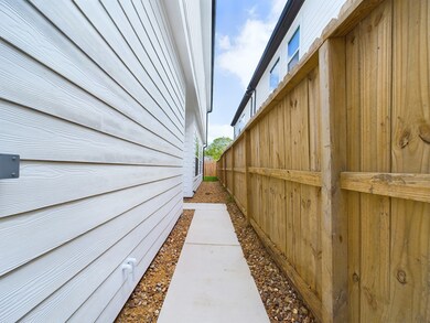 6709 Allegheny St unit B, Houston, TX 77021 - photo 2