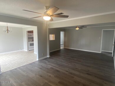 Den/2nd Living Area
