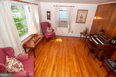 412 Heston Ave, Norristown, PA 19403 - photo 5