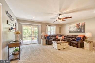 7421 Cedarwood Grove Ln, Manassas, VA 20109 - photo 4