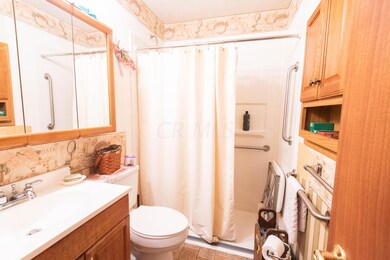 885 Derrer Rd unit 887, Columbus, OH 43204 - photo 5