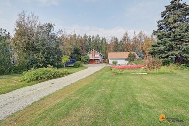 1335 N Hickory - Huge front yard