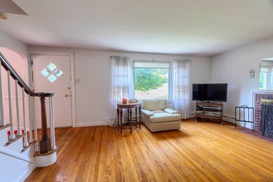 16 Housatonic St, Worcester, MA 01606 - photo 2