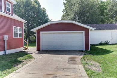 403 E Pinzon St, Tuscola, IL 61953 - photo 3