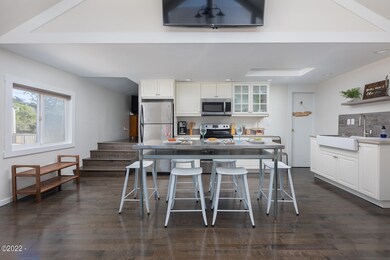 632 SW 32nd St, Lincoln City, OR 97367 - photo 5