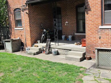 Welcome to 17 Deshler Ave.