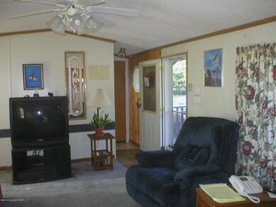 227 Flame Dr, Blakeslee, PA 18610 - photo 5