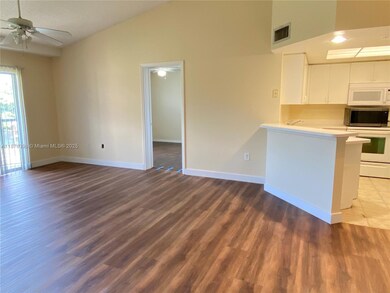 4175 N Haverhill Rd unit 911, West Palm Beach, FL 33417 - photo 4