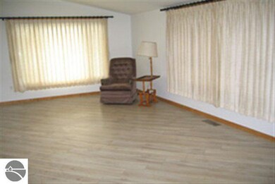 700 E Allen Ct, Au Gres, MI 48703 - photo 6