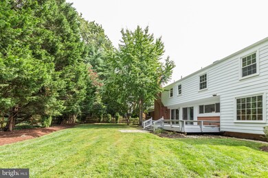 8905 Falls Chapel Way, Potomac, MD 20854 - photo 3