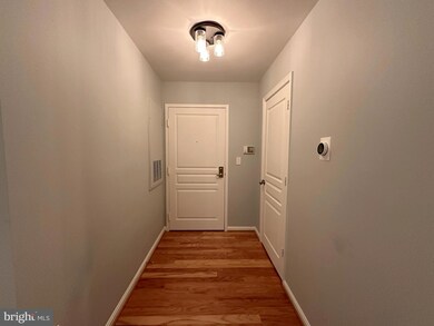 5575 Seminary Rd unit 204, Falls Church, VA 22041 - photo 2