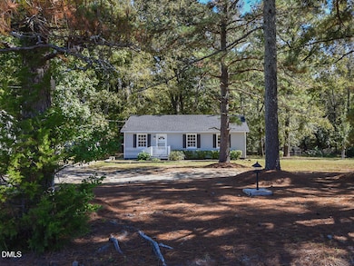 939 Cheves Rd, Zebulon, NC 27597 - photo 4