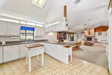 1007 Pineapple Ave NE, Palm Bay, FL 32905 - photo 6