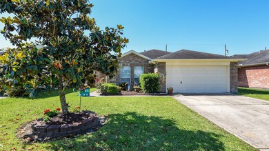 518 E House St, Alvin, TX 77511 - photo 4