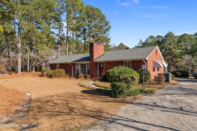 921 Vass Carthage Rd, Carthage, NC 28327 - photo 3