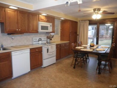 1929 E Jonathan St, Allentown, PA 18109 - photo 4