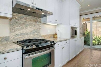 Upgraded kitchen w/ Stainless Steel appliances