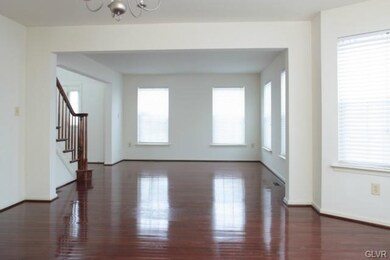 7024 Hearth Ln, Macungie, PA 18062 - photo 4