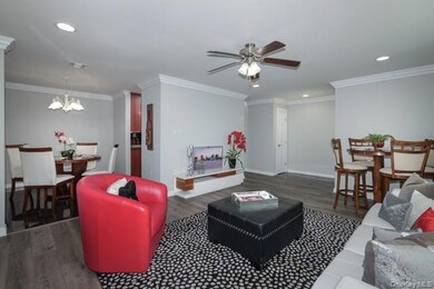 203 Adams Way unit 203, Sayville, NY 11782 - photo 4