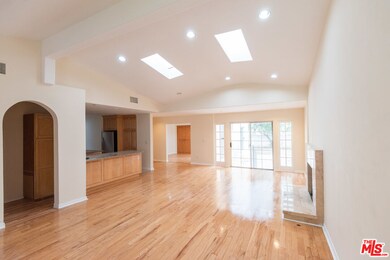 21021 Costanso St, Woodland Hills, CA 91364 - photo 7