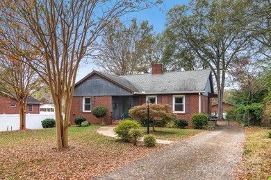 107 N Thompson St, Shelby, NC 28150 - photo 4