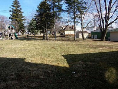 318 N Chestnut St, Saint Marys, OH 45885 - photo 3