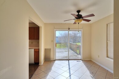 800 Cove Ct, Freemansburg, PA 18017 - photo 3
