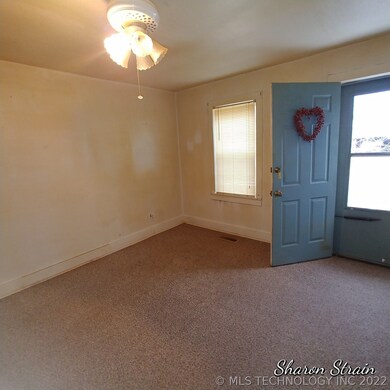 304 McGee St, Eufaula, OK 74432 - photo 5