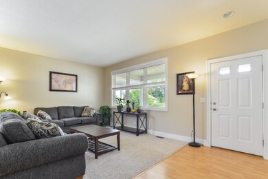 006-Living_Room-4514348-medium