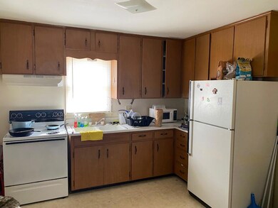 Kitchen (2806)