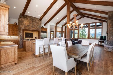 1157_hernage_creek_interior_dining_b RES