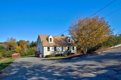 394 Johnny Appleseed Ln, Leominster, MA 01453 - photo 5