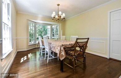 2004 Whiteoaks Dr, Alexandria, VA 22306 - photo 5