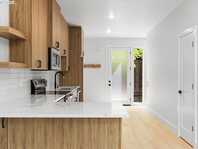 4960 SE Caruthers St unit 6, Portland, OR 97206 - photo 4