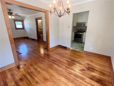 312 W 8th St S, Newton, IA 50208 - photo 7