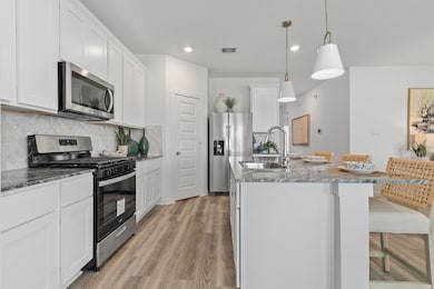 13906 Bay Crest Ct, La Marque, TX 77568 - photo 5